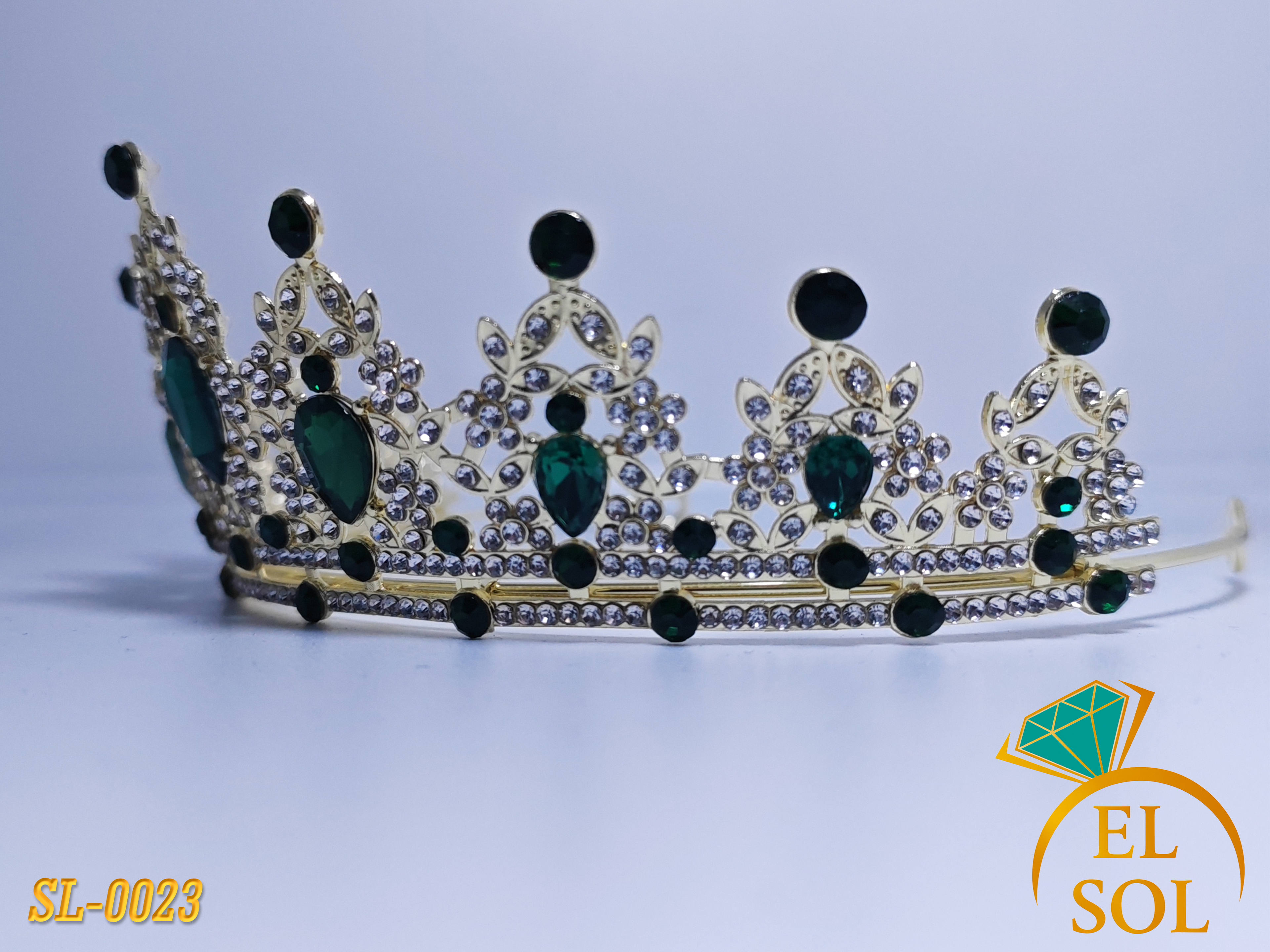 Corona piedras lágrima verde esmeralda