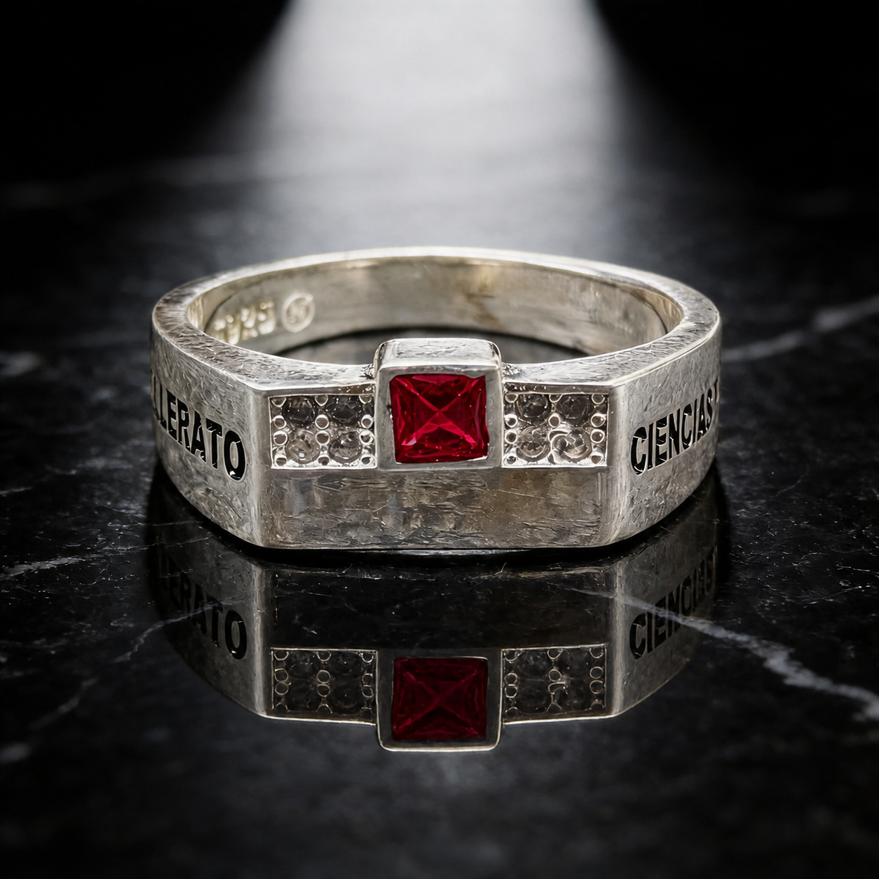 Anillo de Graduación Ciencias y Letras CL07