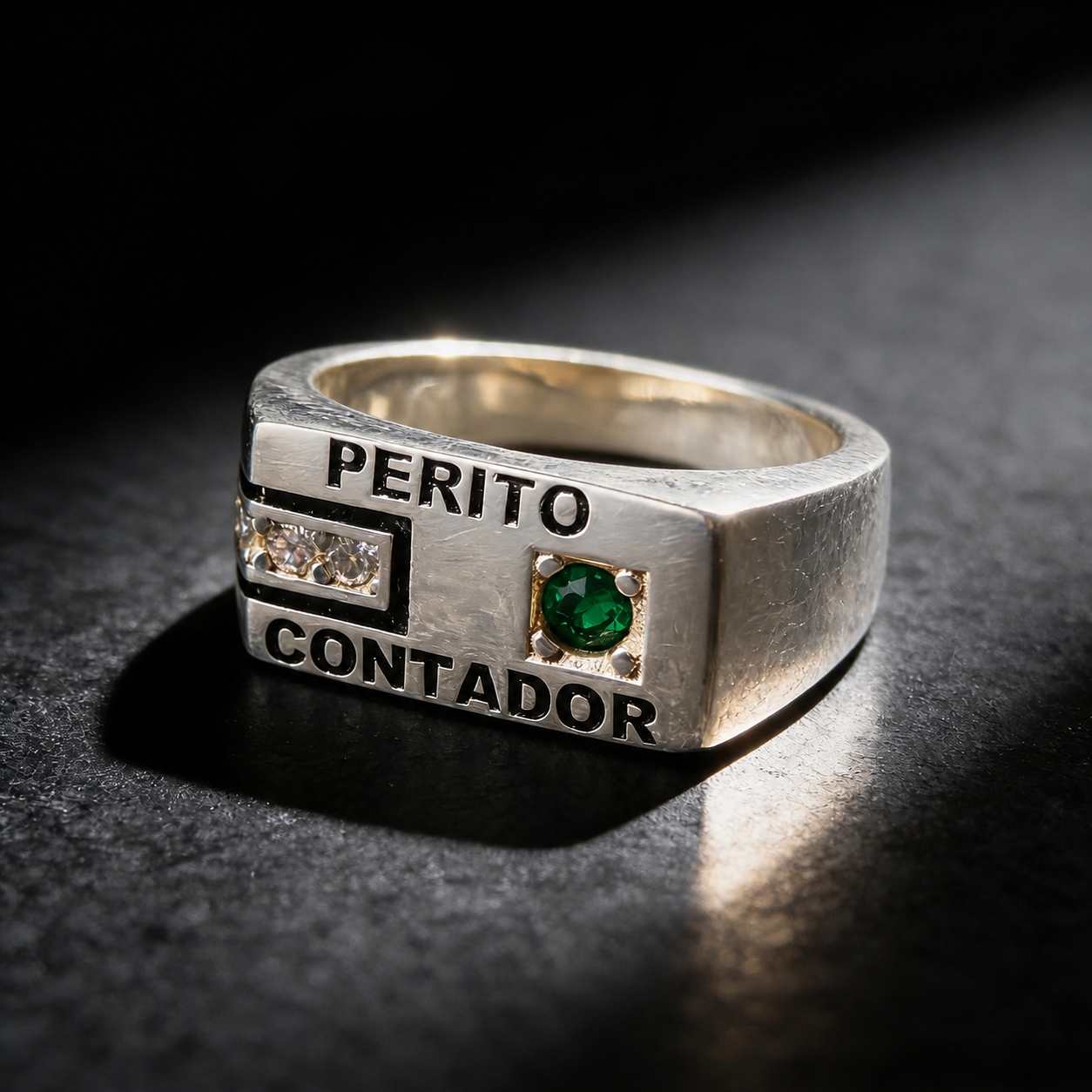 Anillo Perito Contador Modelo 003