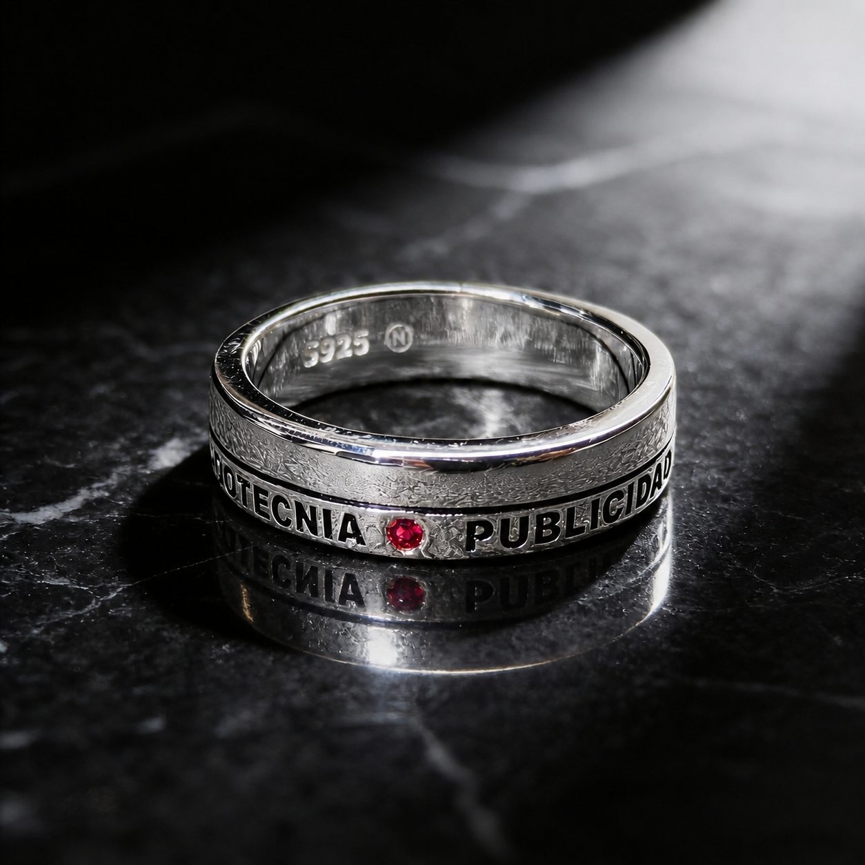 Anillo de Graduación Mercadotecnia y Publicidad Modelo MP-AN-005
