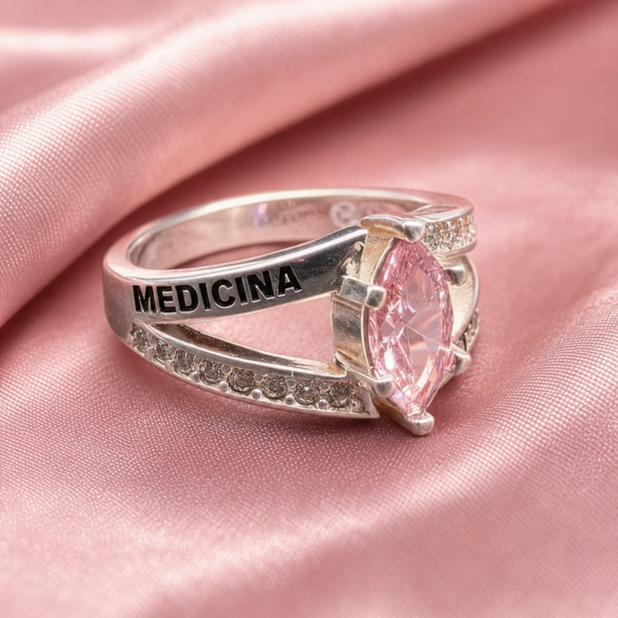 Anillo de Graduación Medicina Modelo 03