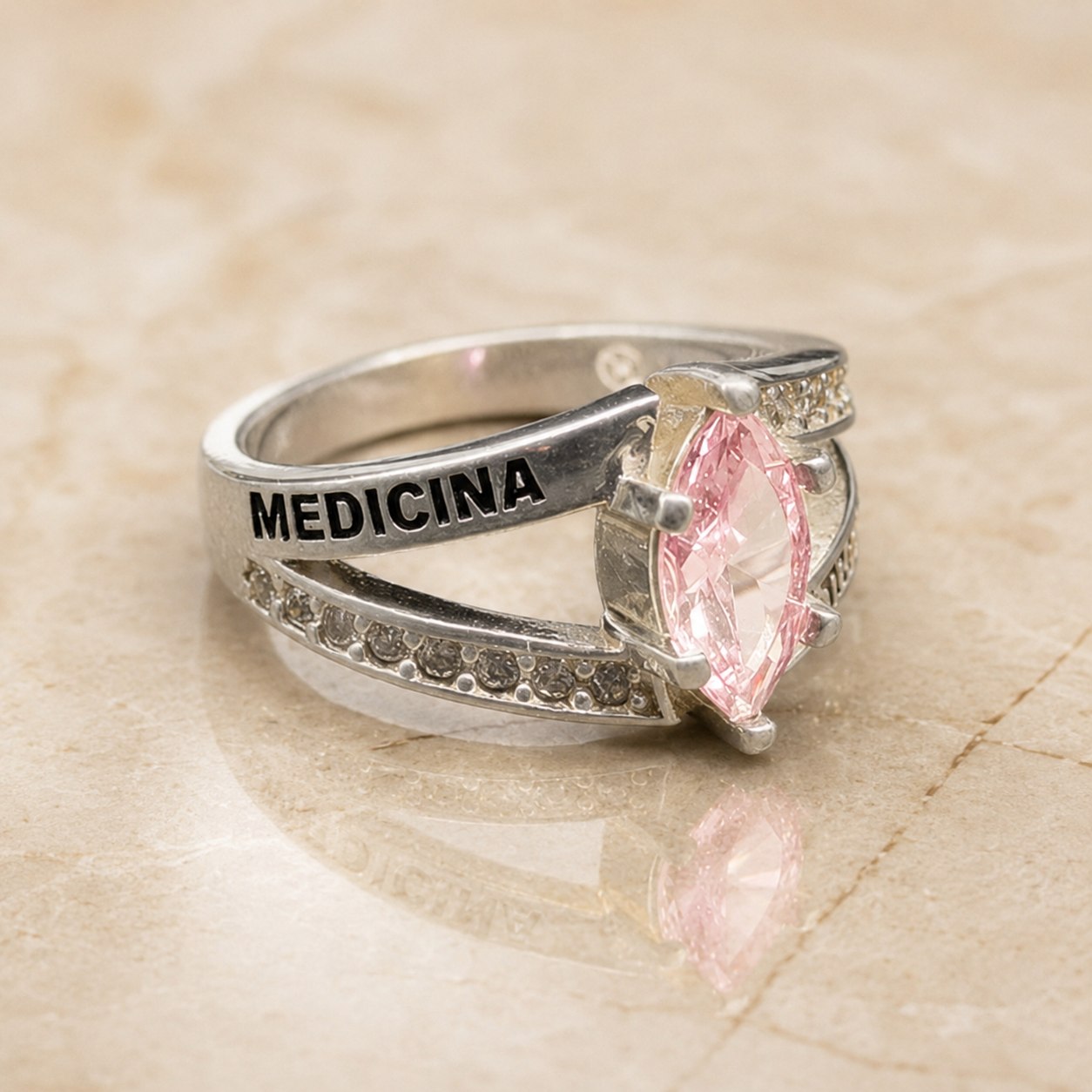 Anillo de Graduación Medicina Modelo 03