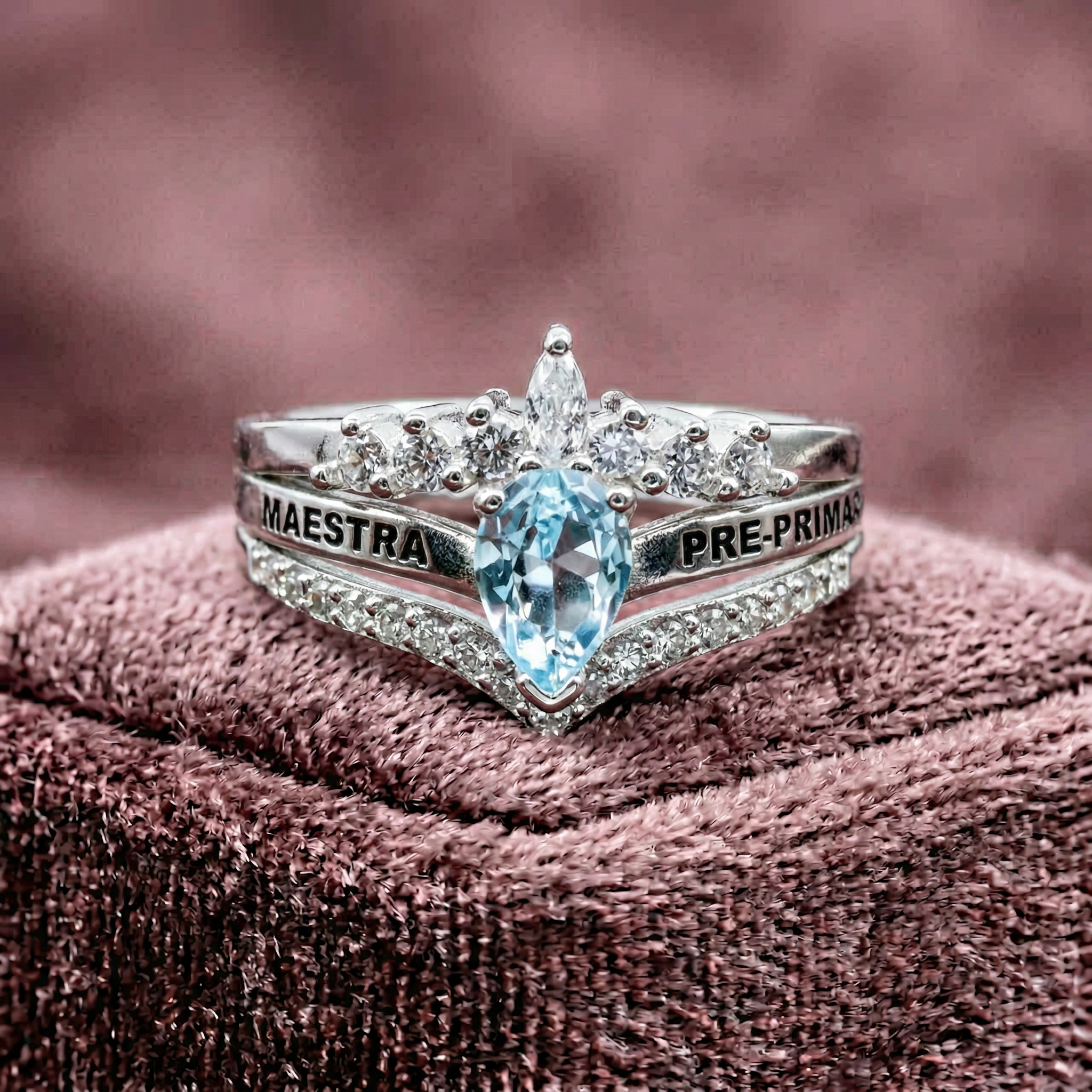 Anillo Maestra Preprimaria DP02