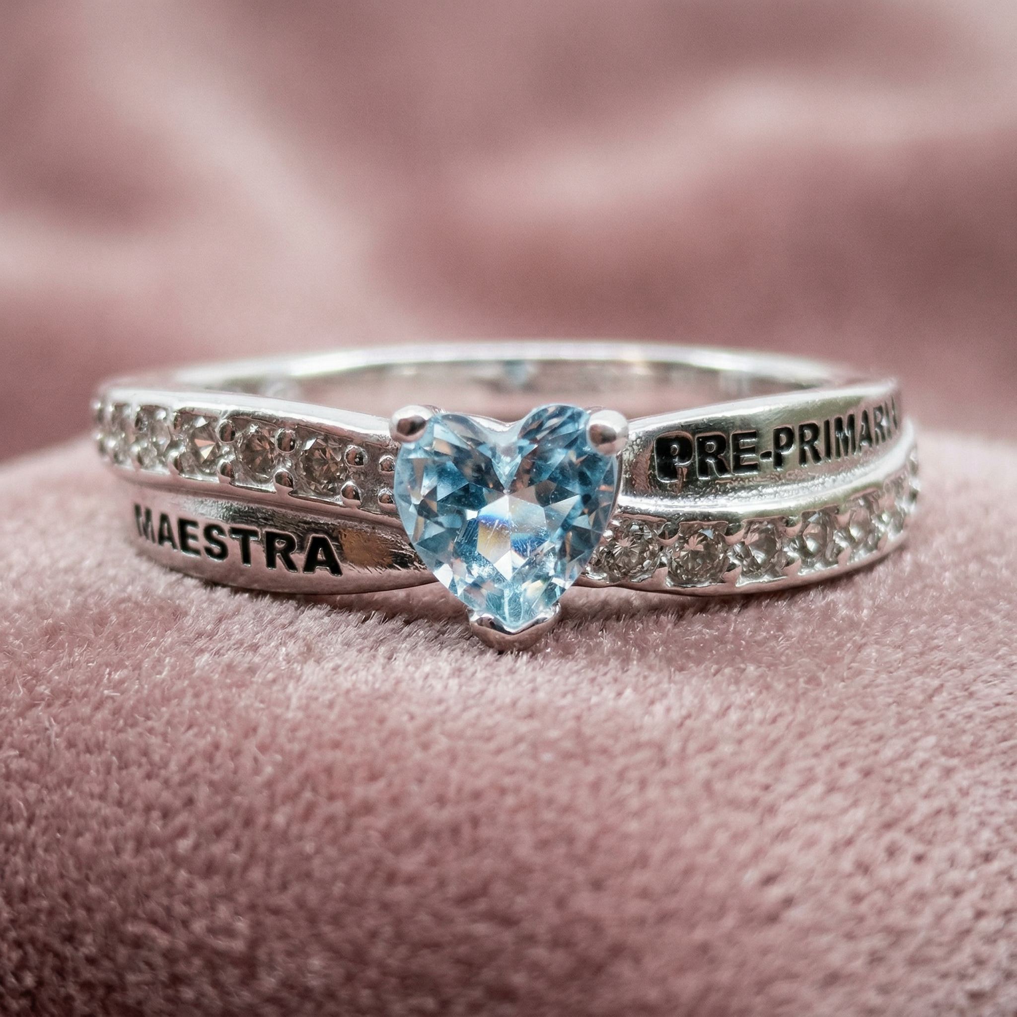 Anillo Maestra Preprimaria DP04