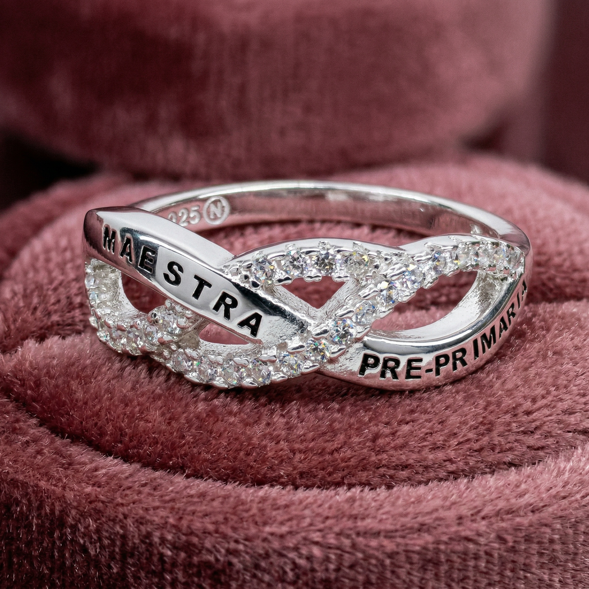 Anillo Maestra Preprimaria DP08