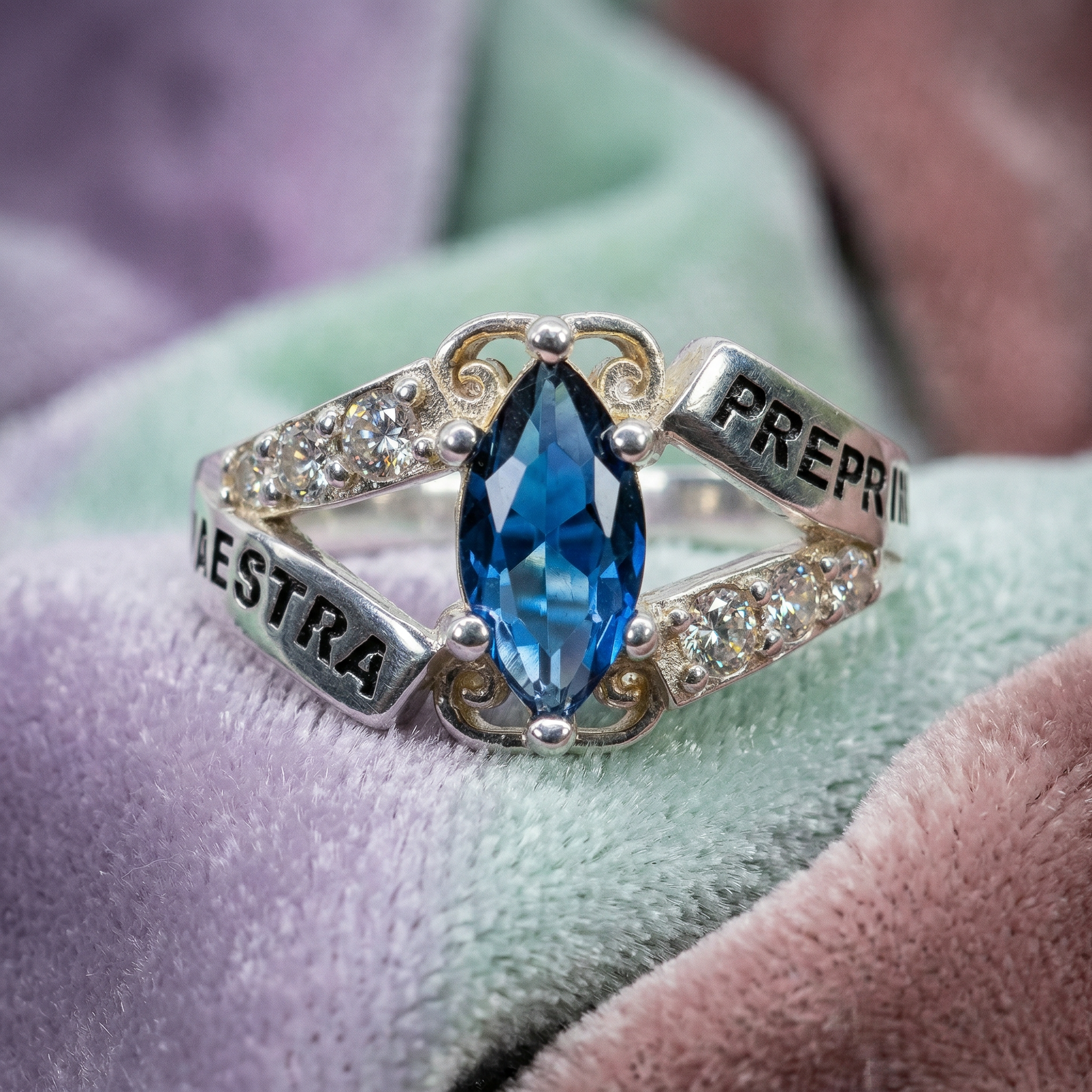 Anillo Maestra Preprimaria DP10