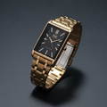 Reloj Q&Q Dorado Rectangular – Esfera Negra