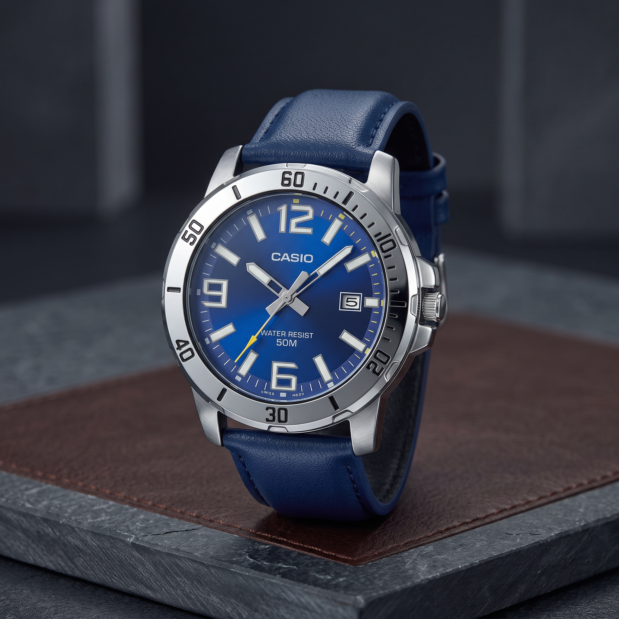 Reloj Casio MTP-VD01L-2BV Analógico Plateado Esfera Azul con Correa de Cuero – Caballero