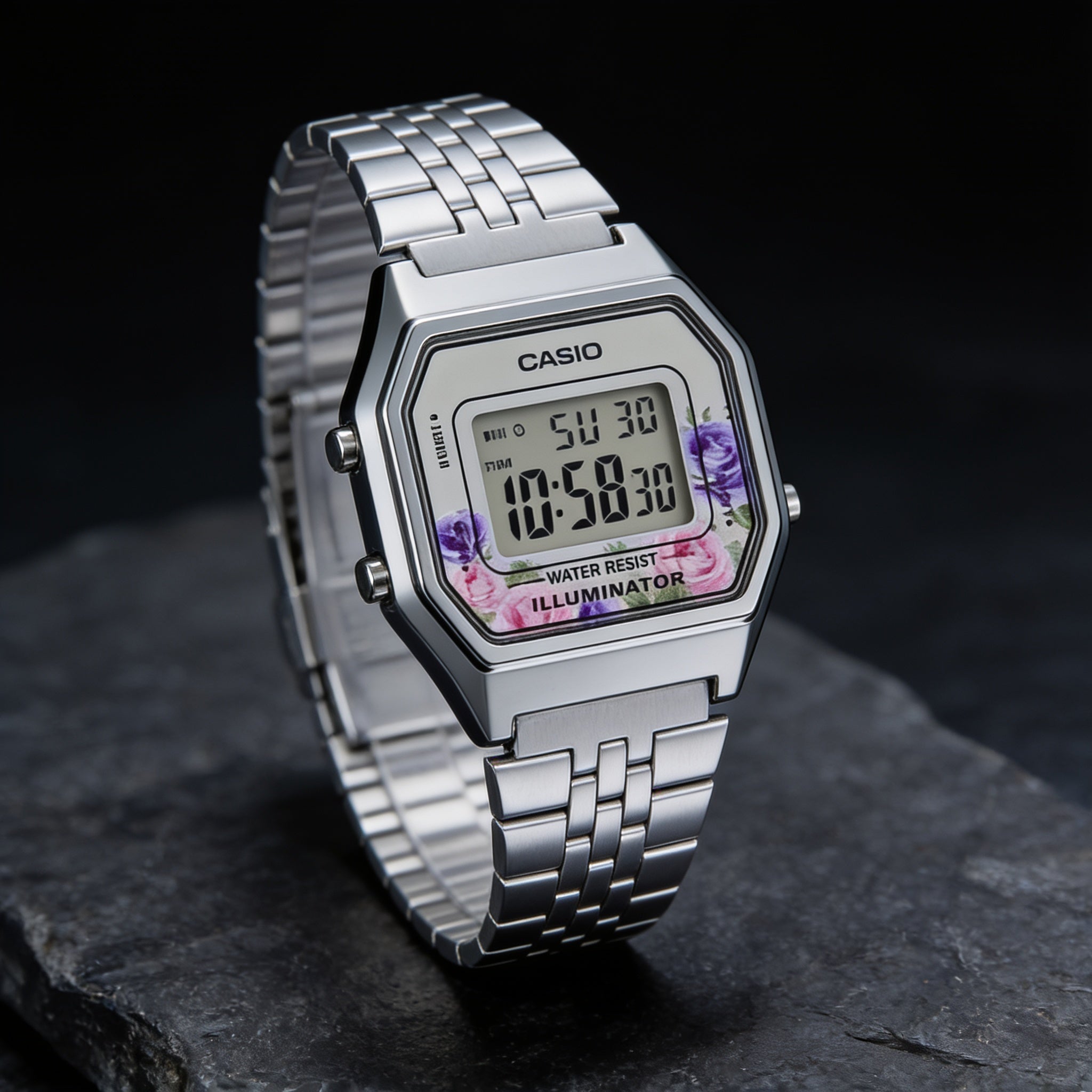 Reloj Casio Vintage LA680WA-4C Digital Plateado Floral – Dama / Unisex