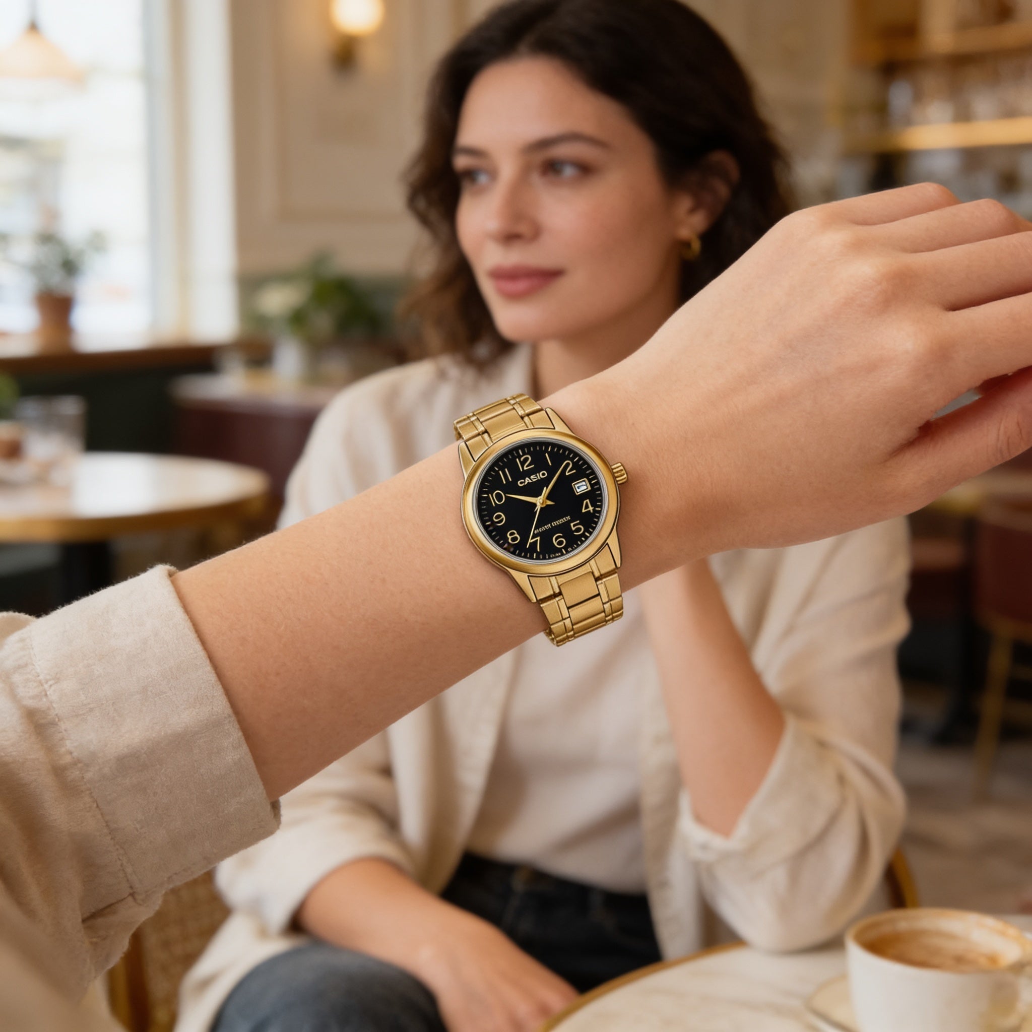 Reloj Casio LTP-V002G-1B Analógico Dorado Esfera Negra – Dama
