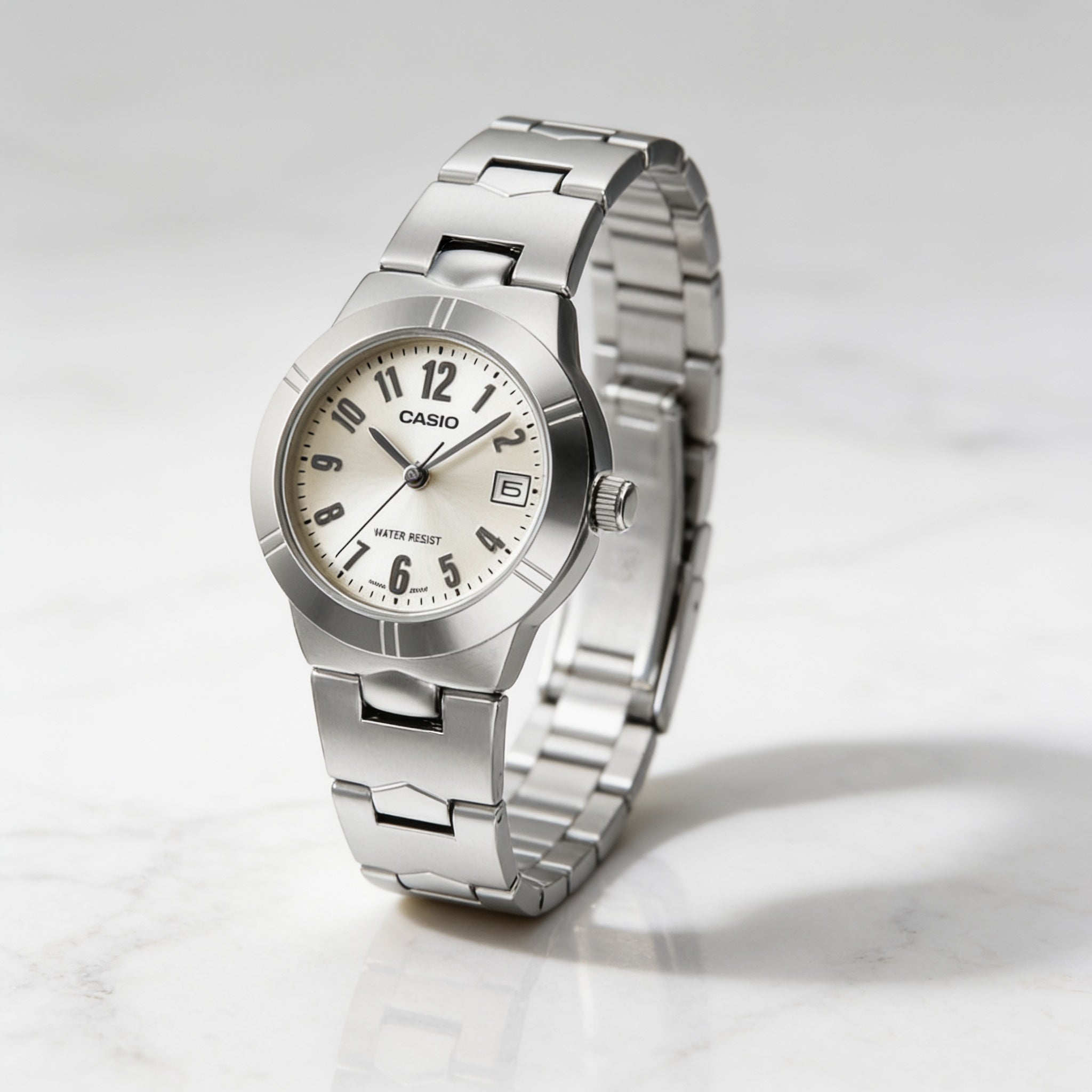Reloj Casio LTP-1241D-7A2 Analógico Plateado Esfera Blanca – Dama