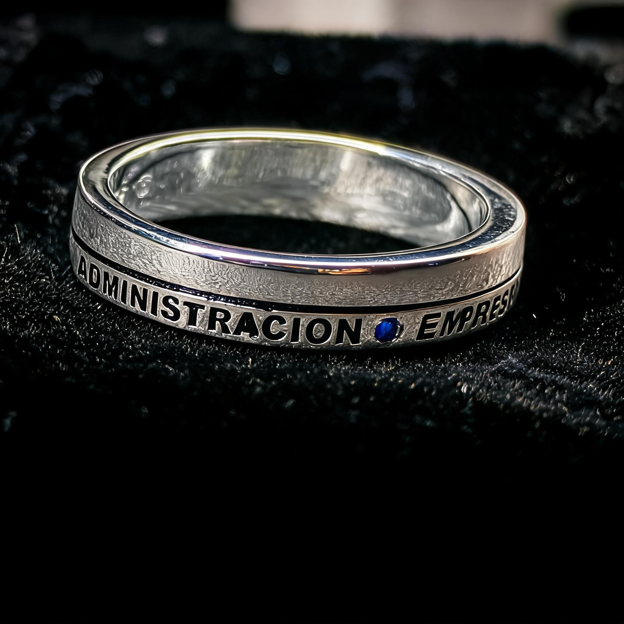 Anillo Administración de Empresas Banda Delgada Modelo 011