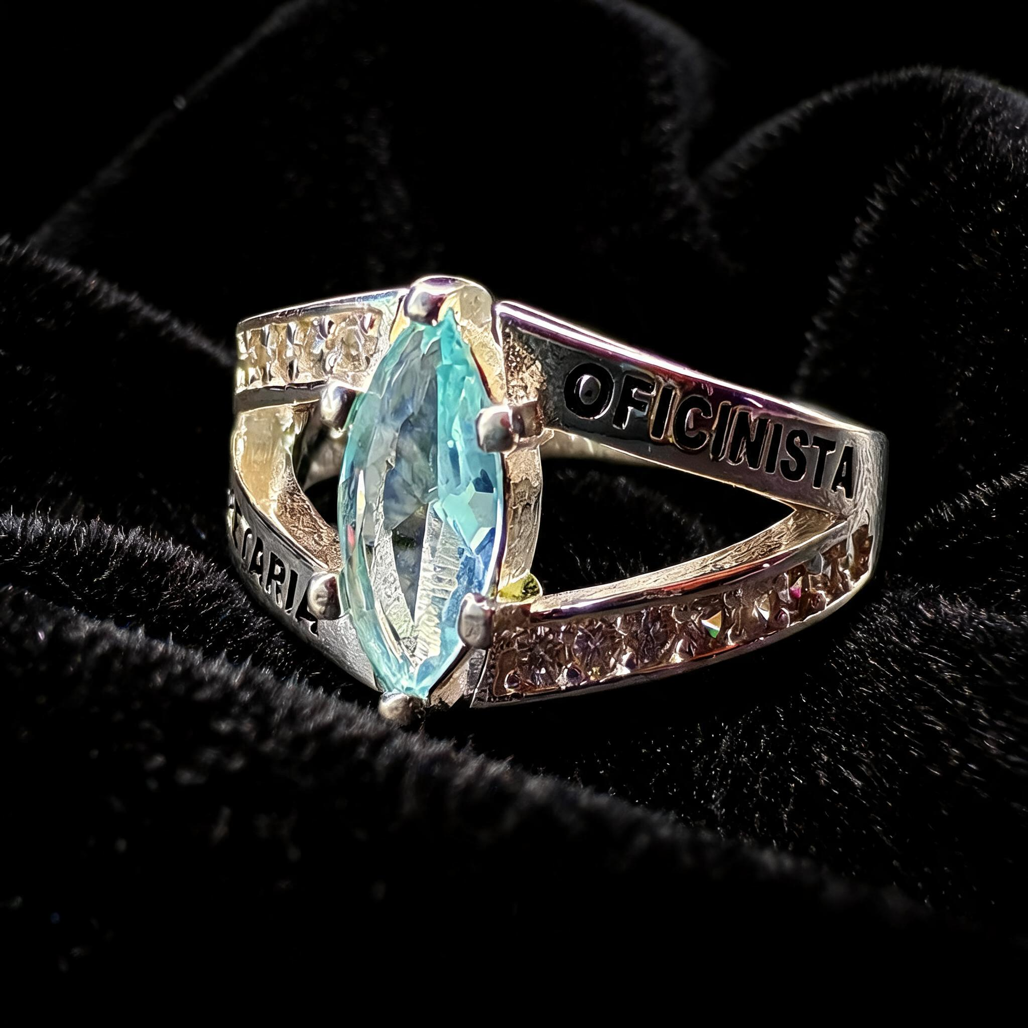 Anillo Secretaria Oficinista Modelo 09
