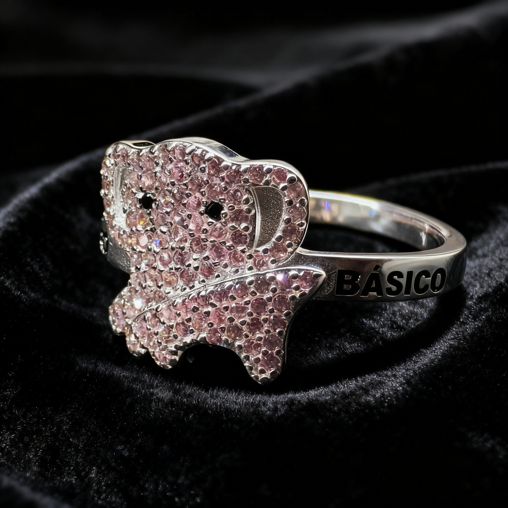 GR-3B-03 - Anillo figura 'Tercero' con piedras