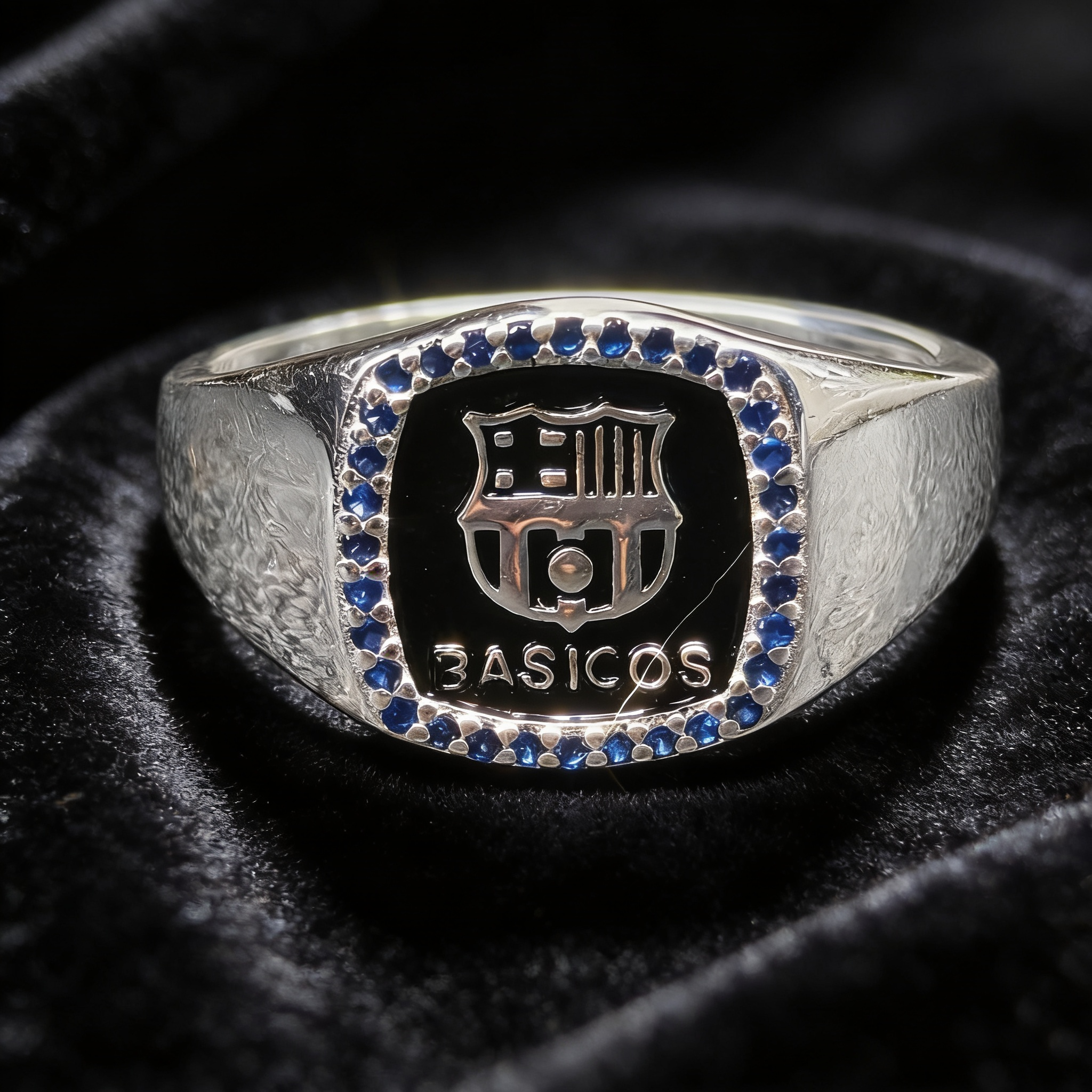 GR-3B-07 - Anillo rectangular 'Basicos' con escudo