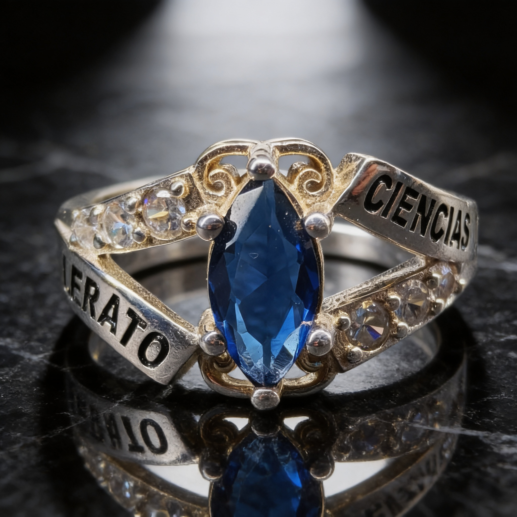 Anillo de Graduación Ciencias y Letras CL01