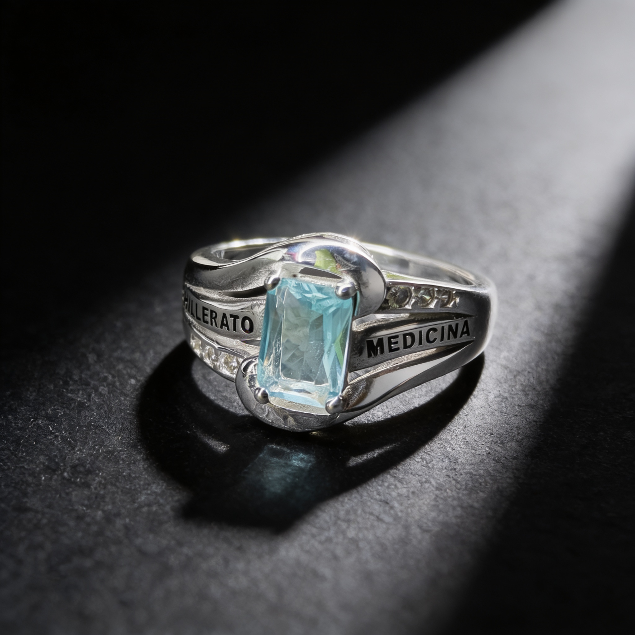 Anillo de Graduación Medicina Modelo 07