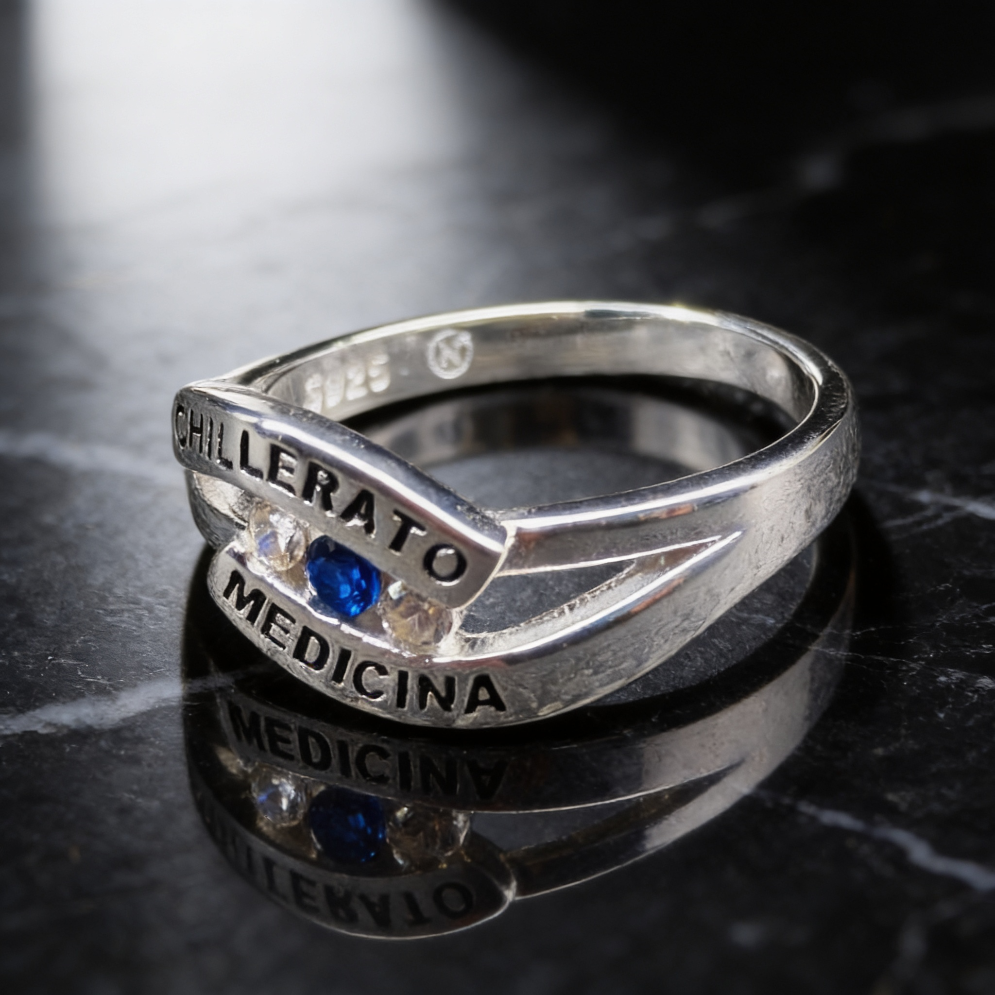 Anillo de Graduación Medicina Modelo 17