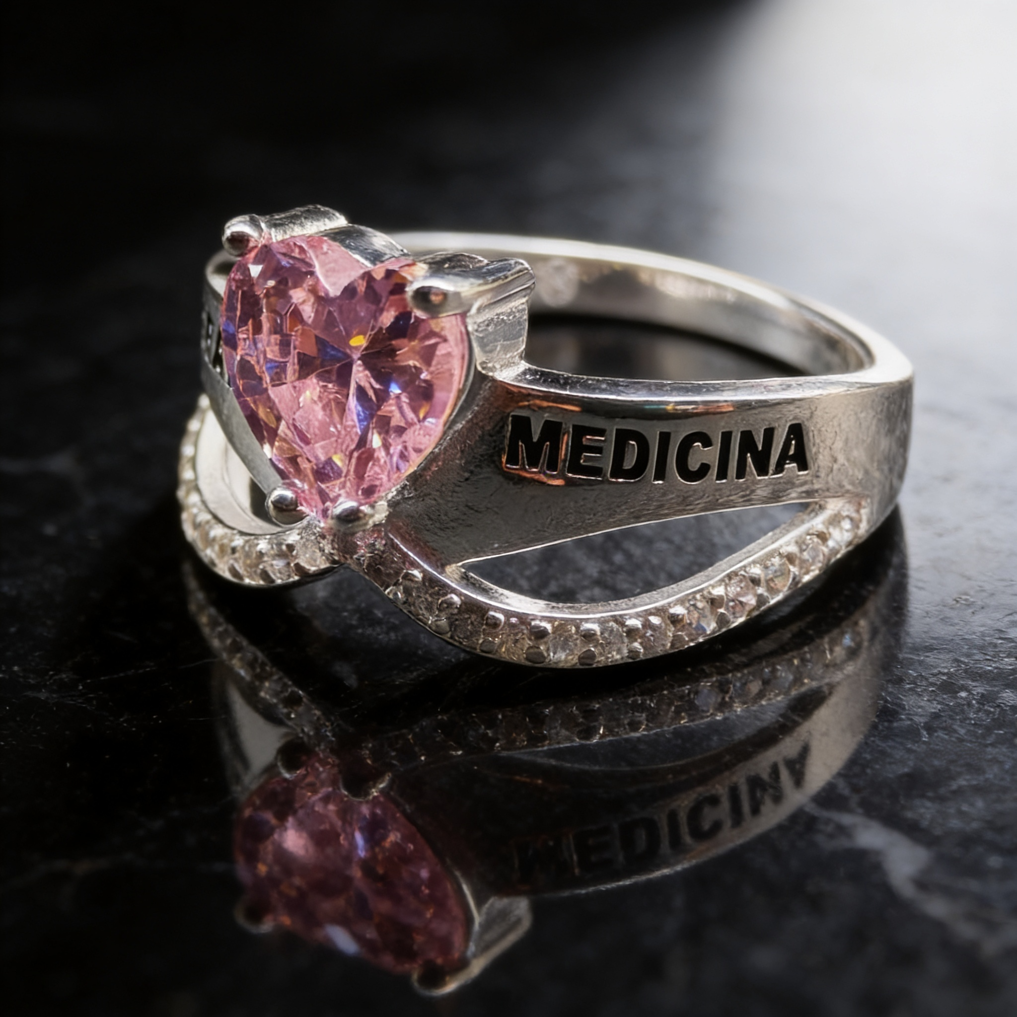 Anillo de Graduación Medicina Modelo 18