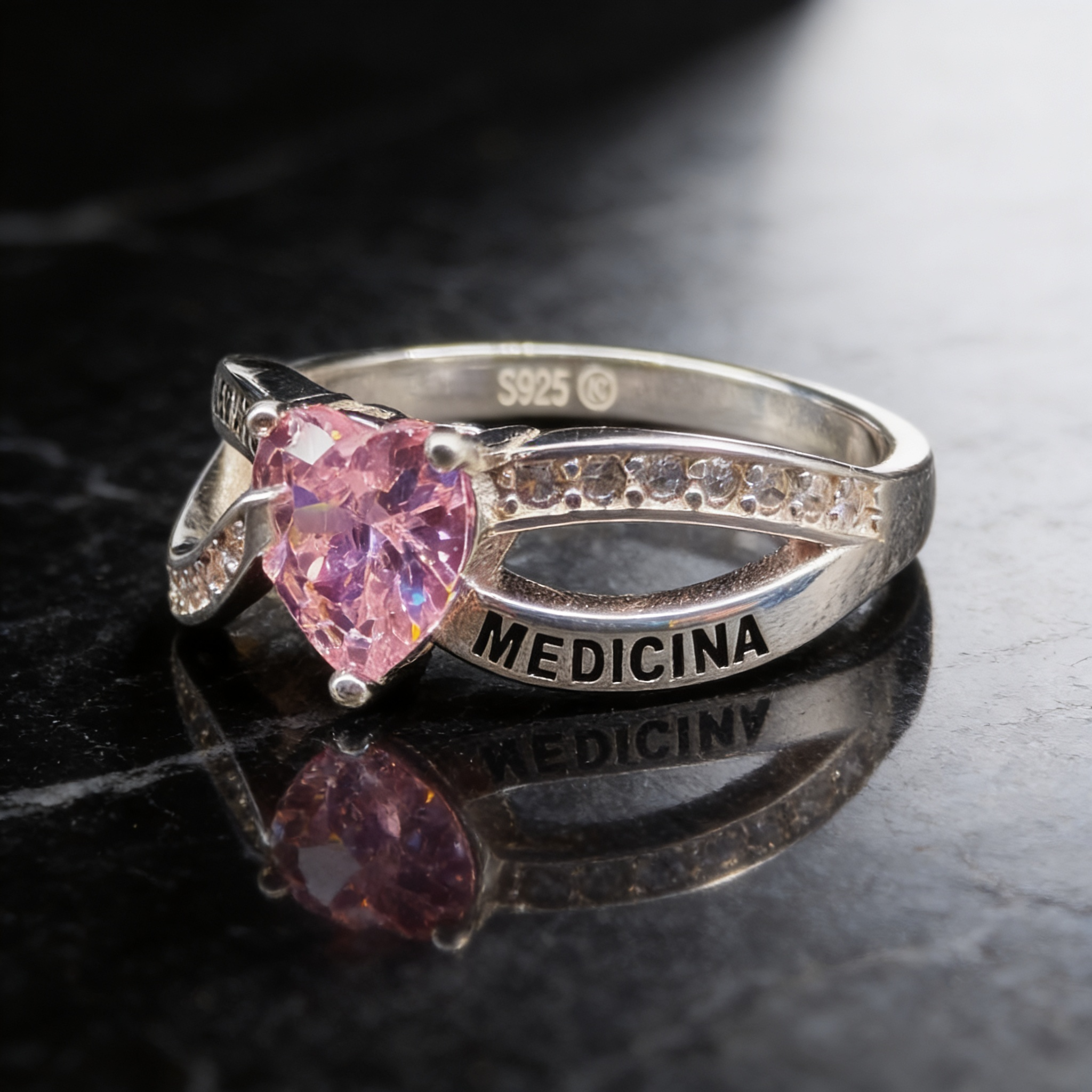 Anillo de Graduación Medicina Modelo 20