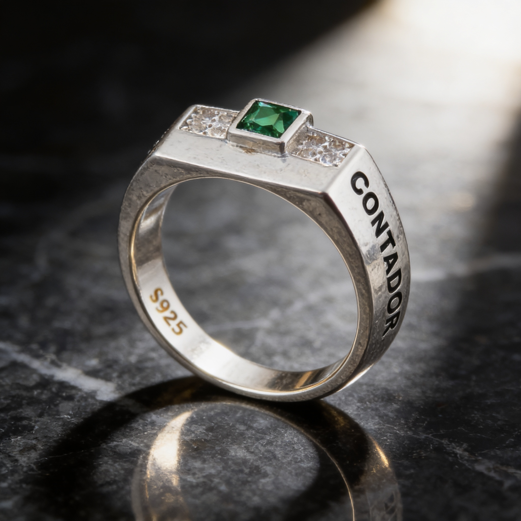 Anillo Perito Contador Modelo 007