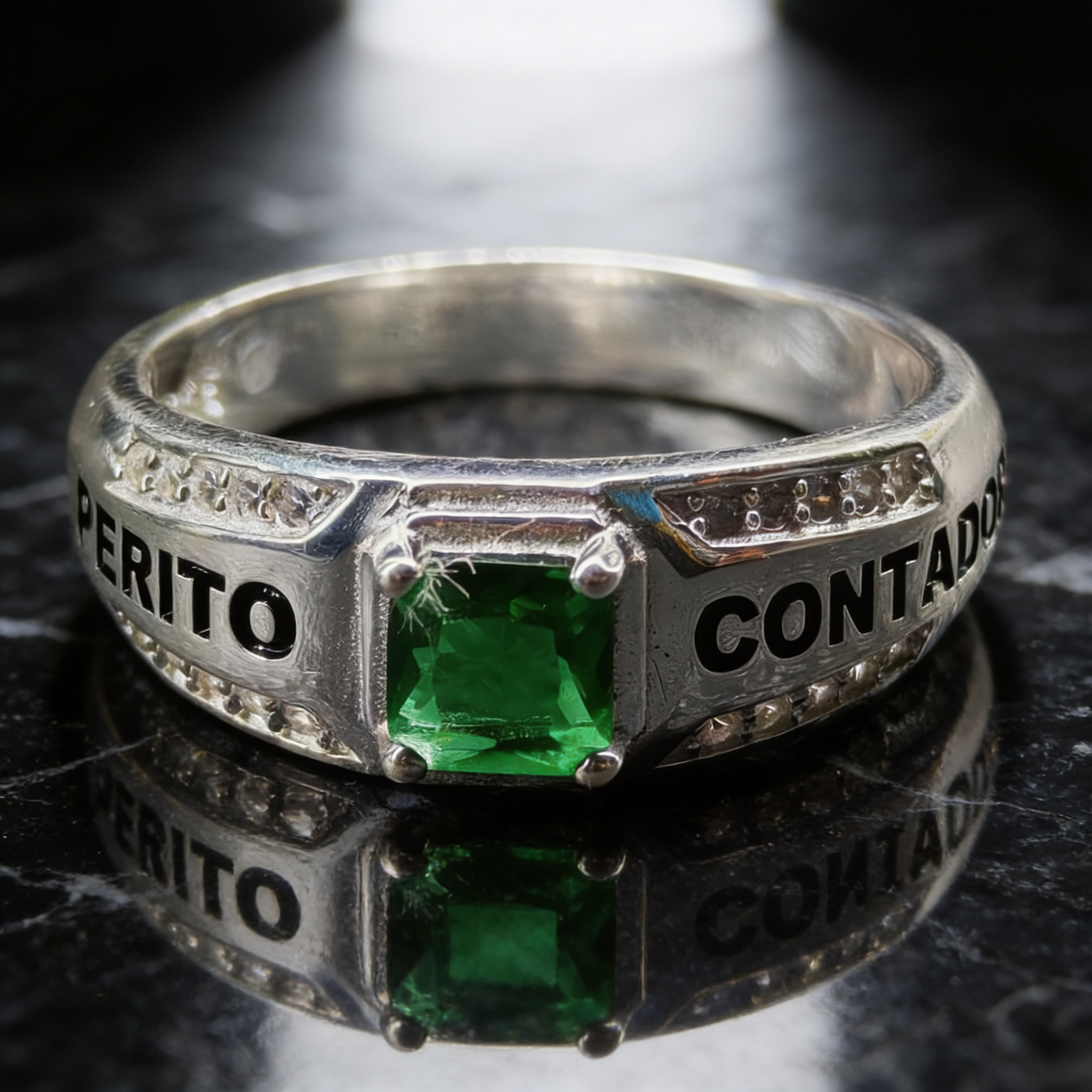 Anillo Perito Contador Modelo 009