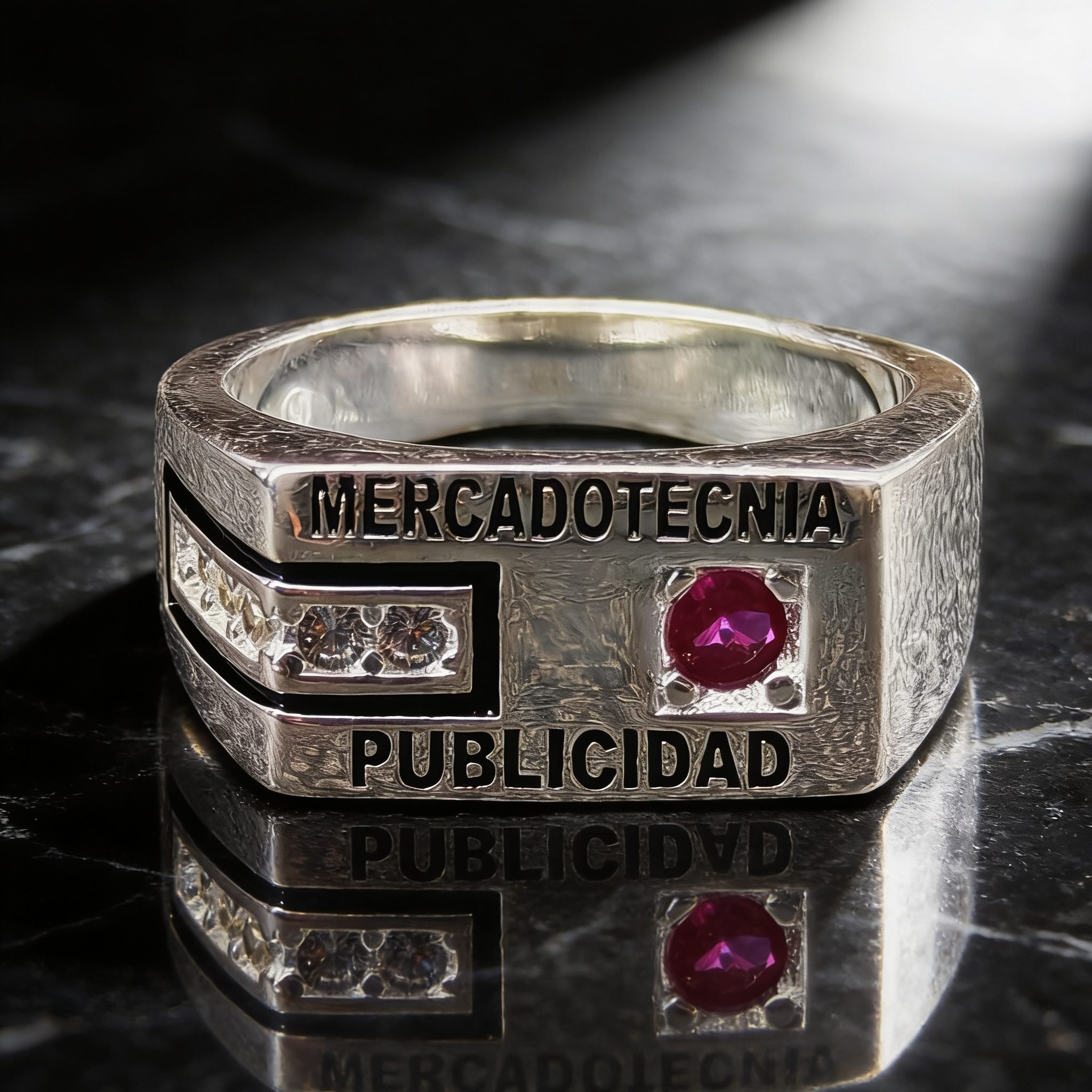 Anillo de Graduación Mercadotecnia y Publicidad Modelo MP-AN-003